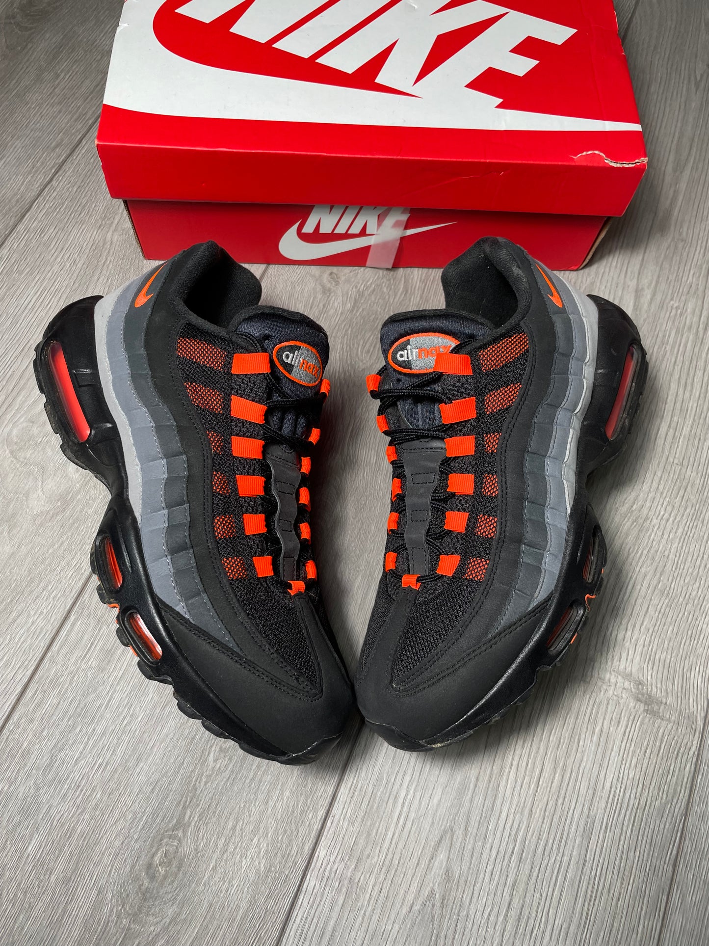 Nike AirMax 95 Hyper Crimson