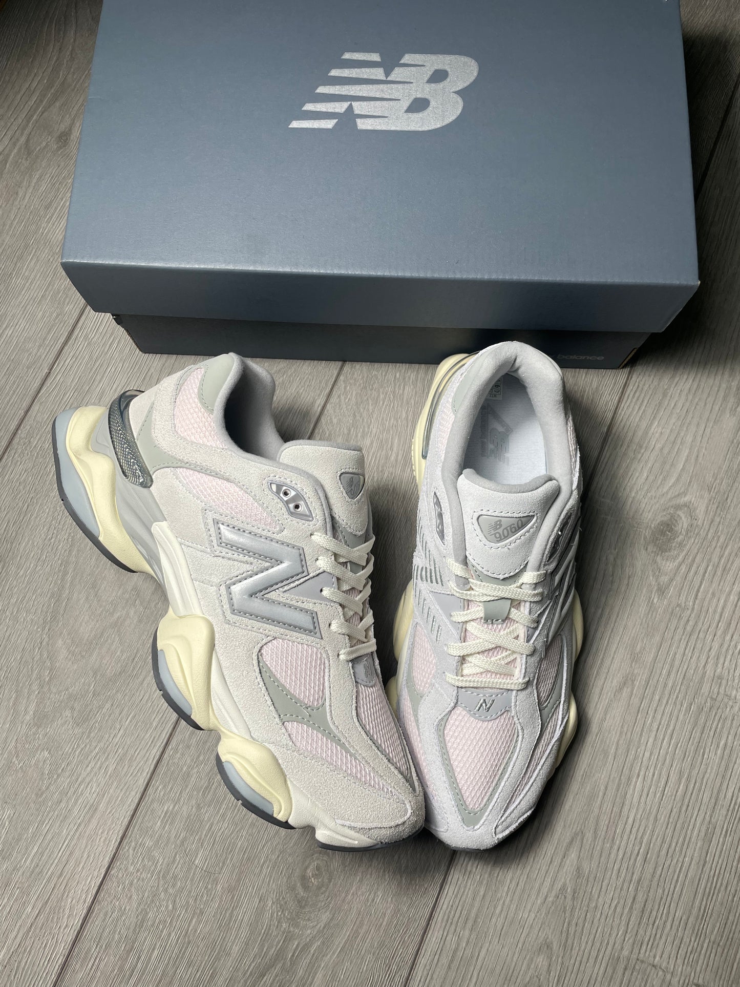 New Balance 9060 (Slight Discolouration)