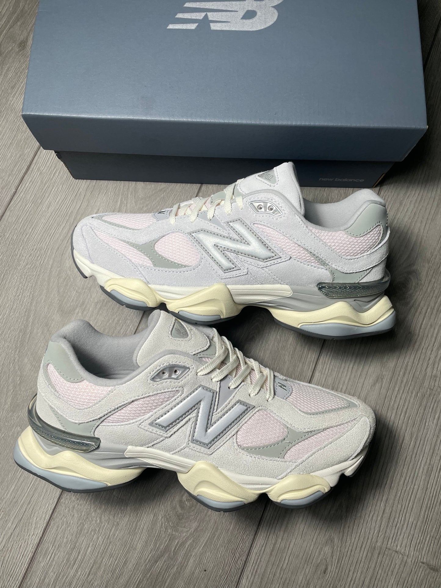 New Balance 9060 (Slight Discolouration)