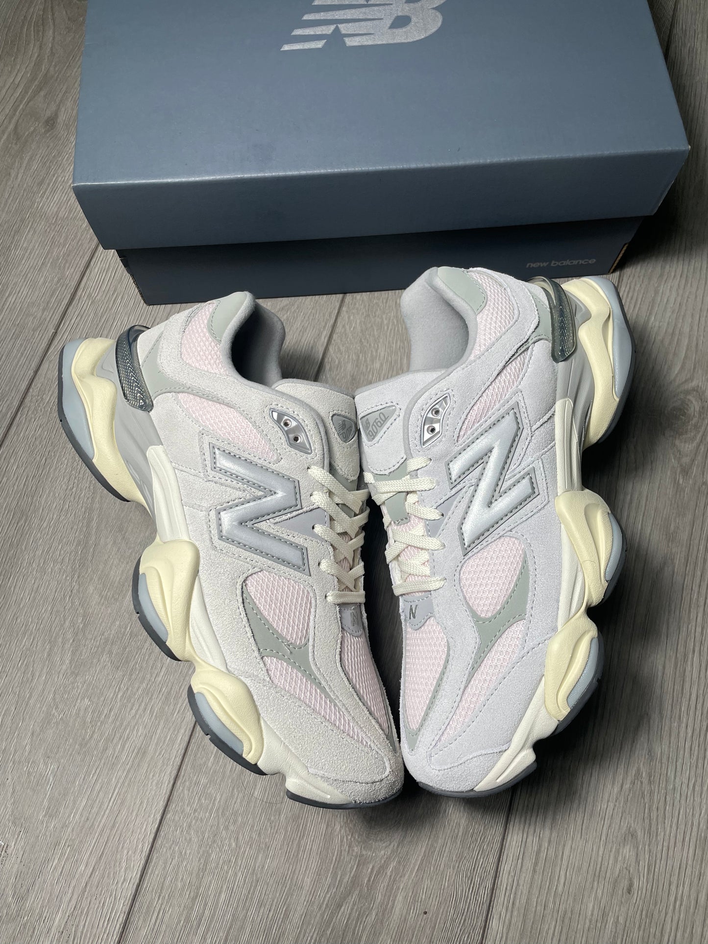 New Balance 9060 (Slight Discolouration)