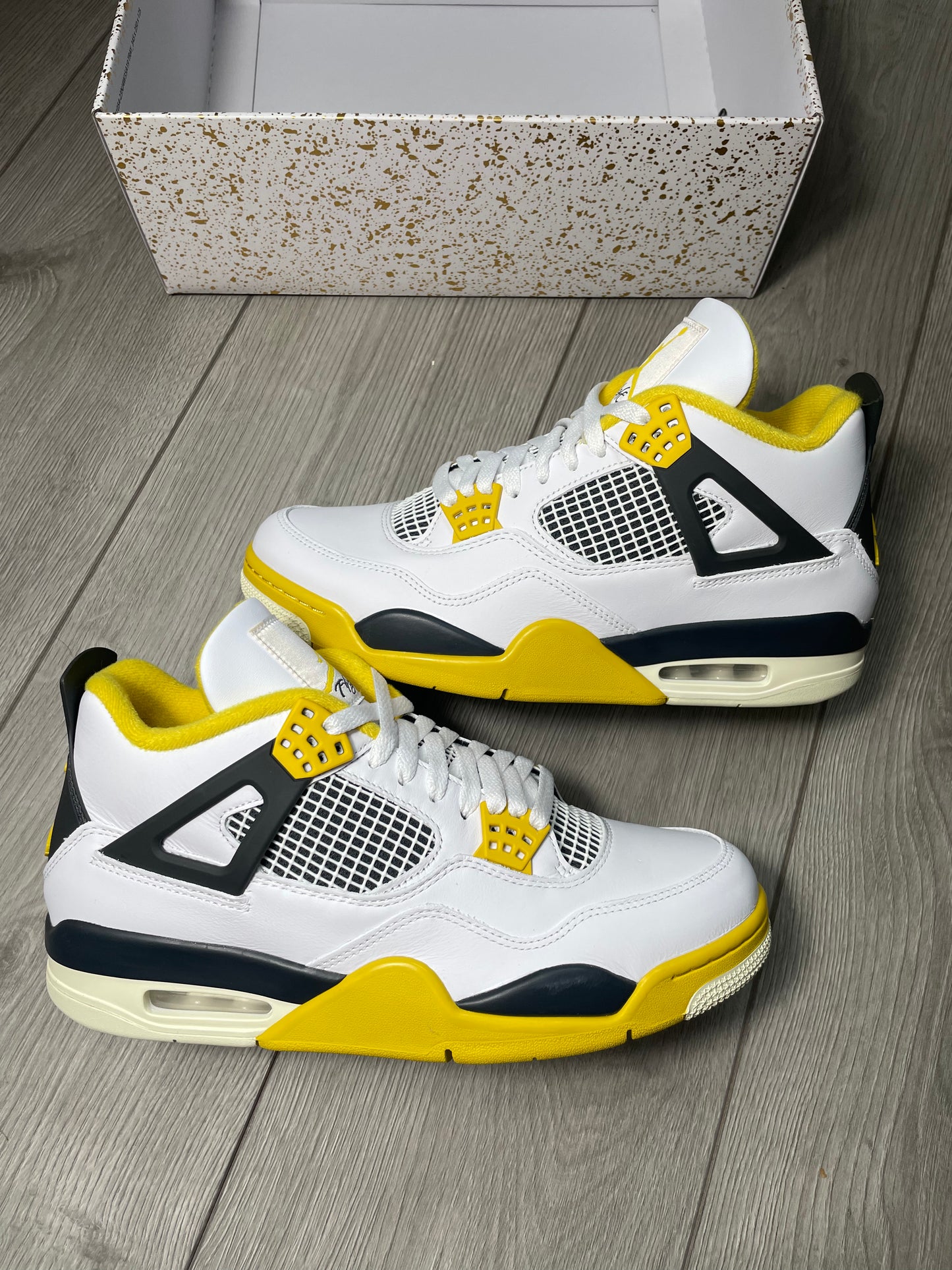 Jordan 4 Retro