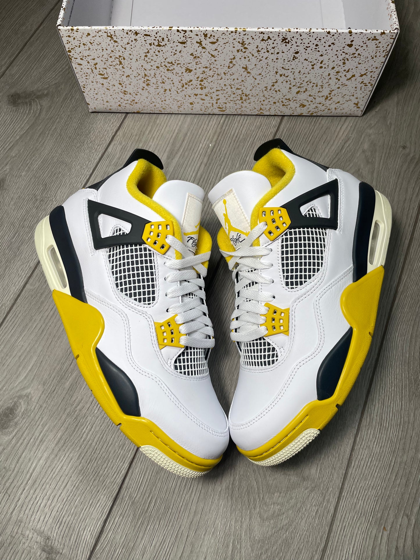 Jordan 4 Retro