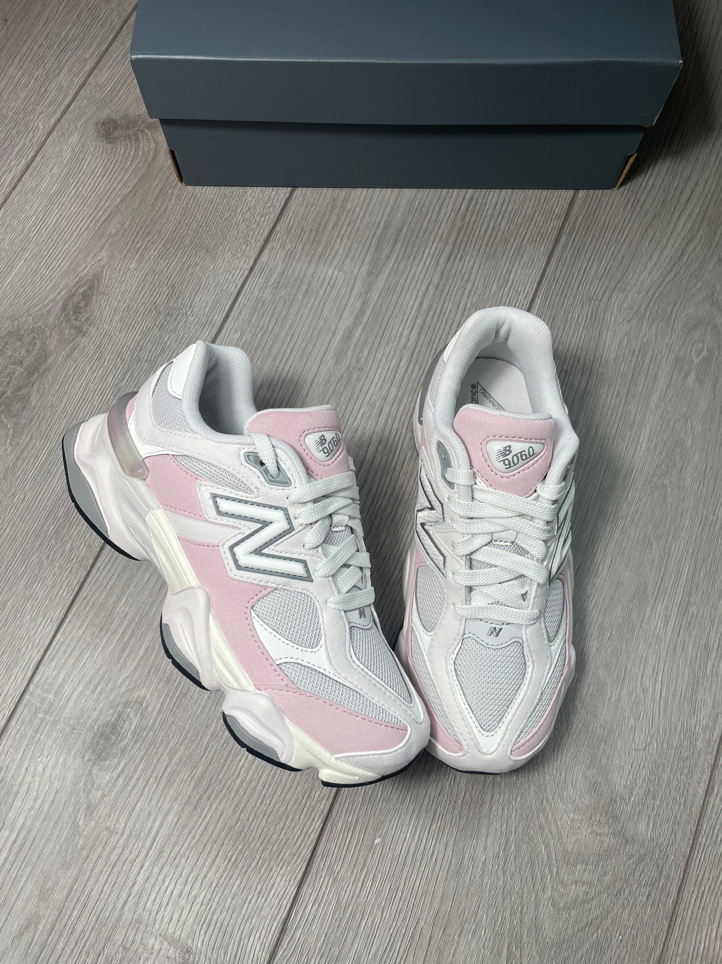 New Balance 9060