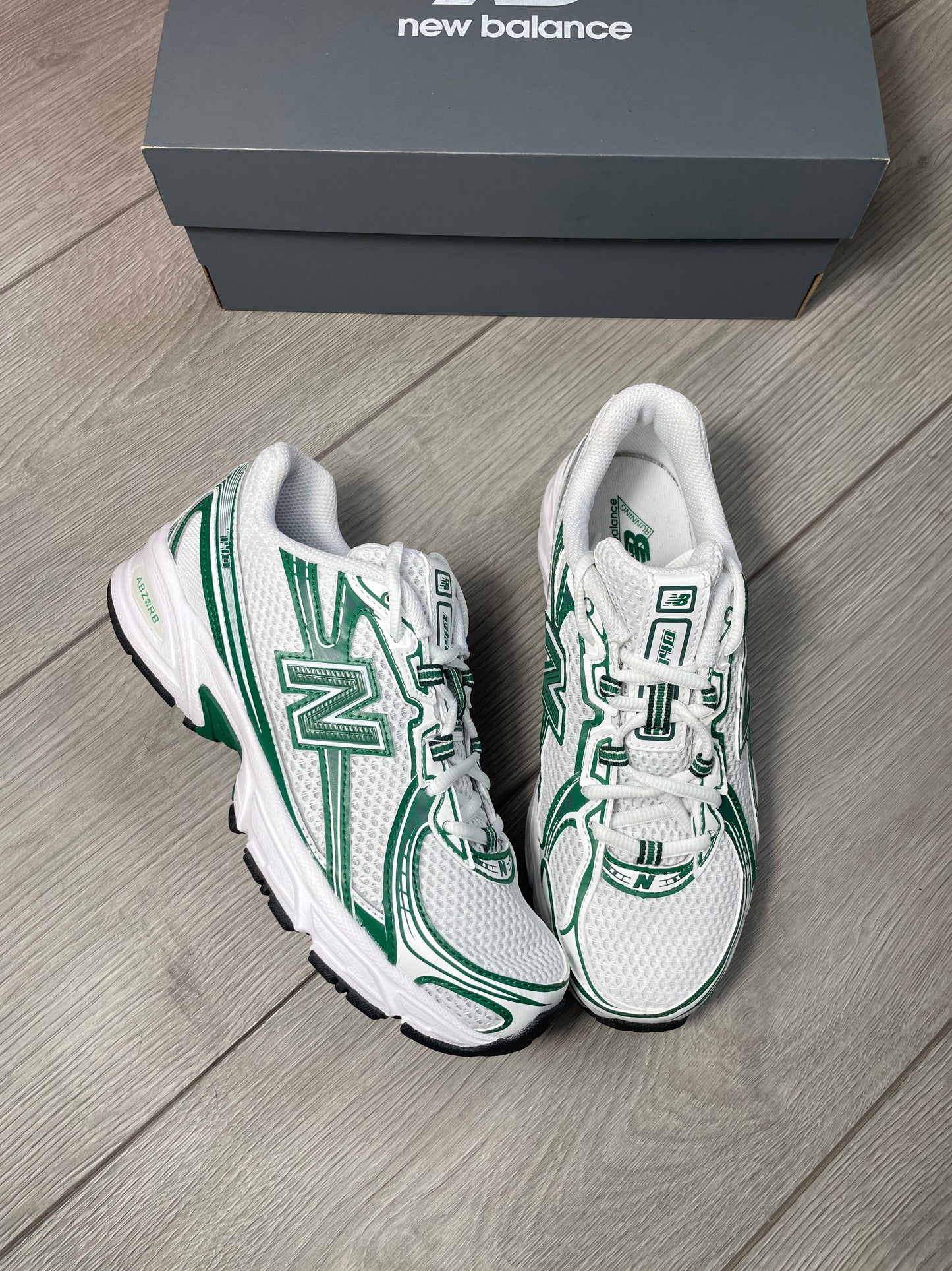 New Balance 740
