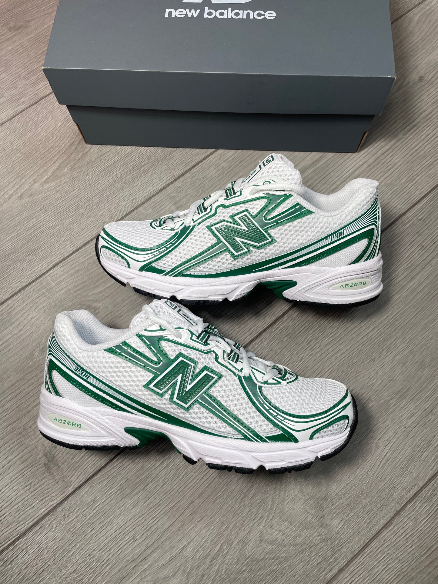 New Balance 740