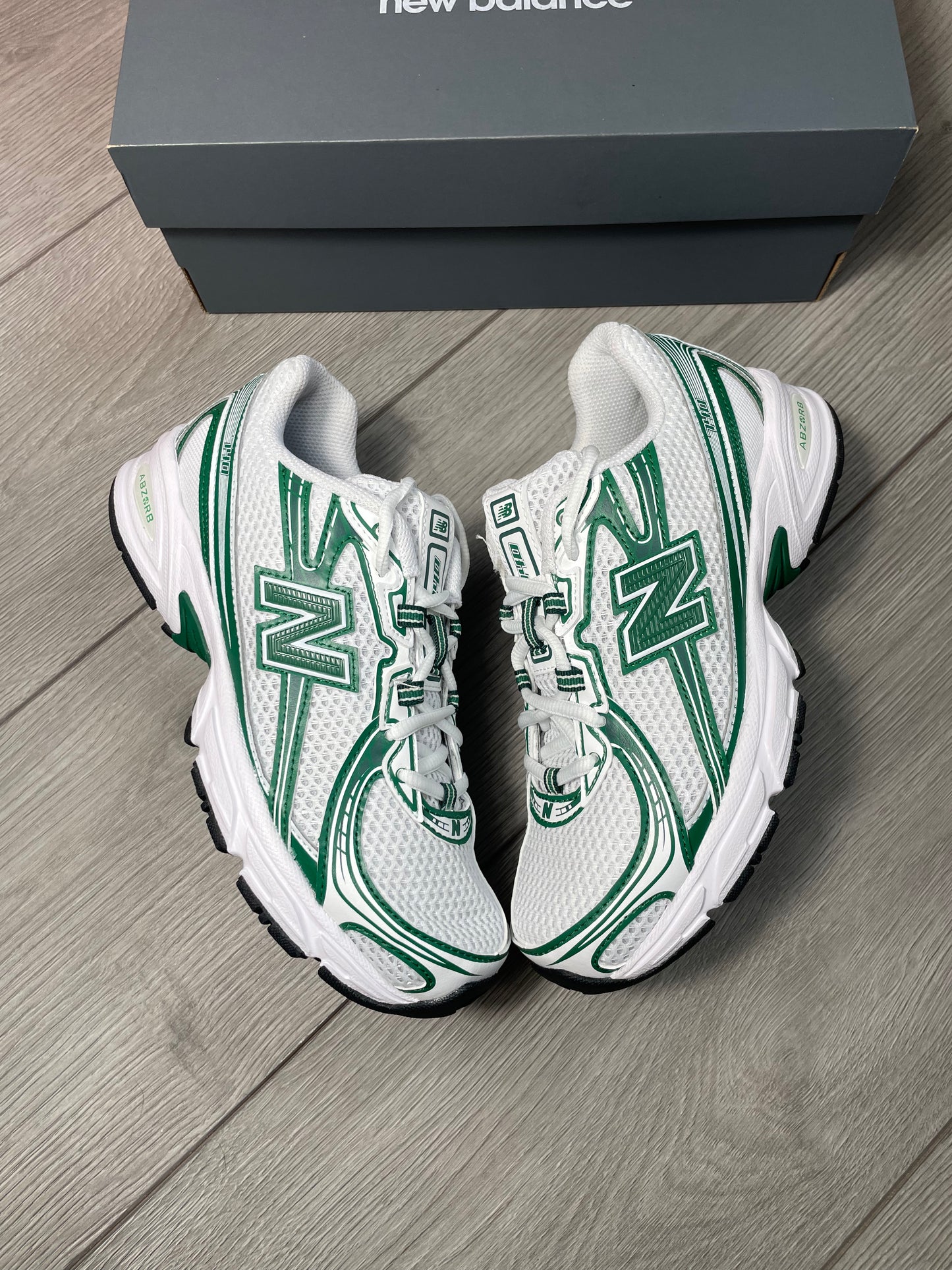New Balance 740