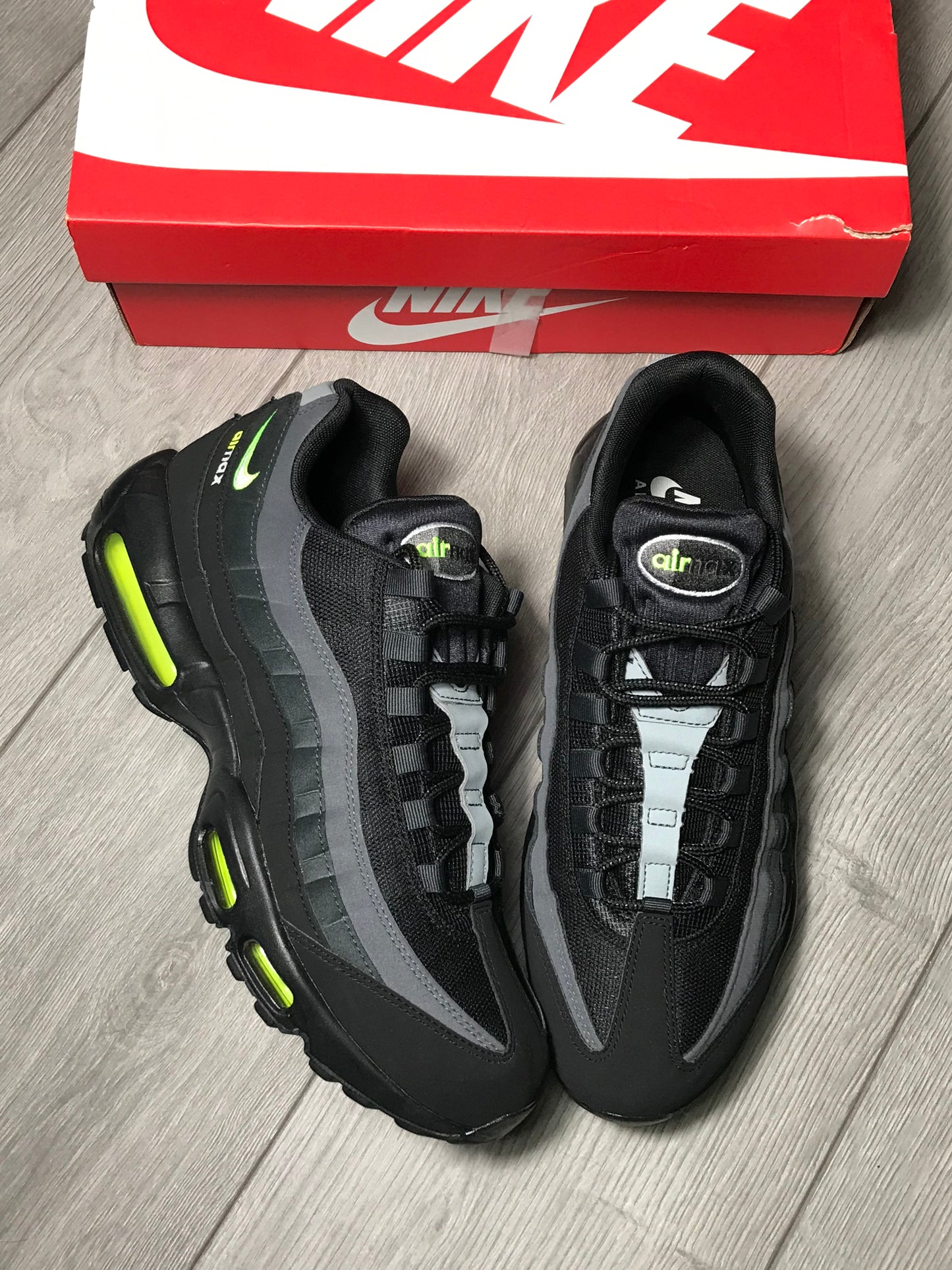 Nike AirMax 95 Retro Logo