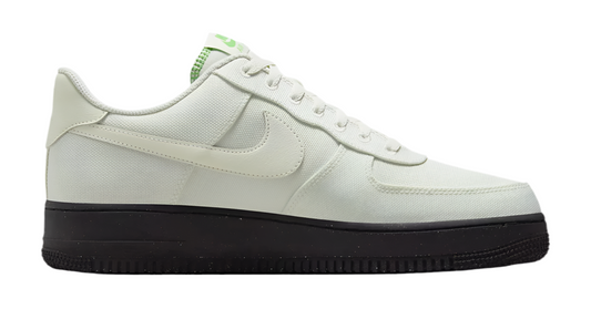 Nike Air Force 1 07 LV8