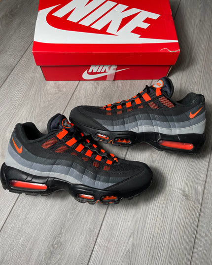 Nike AirMax 95 Hyper Crimson
