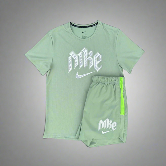 Nike Running Division Set