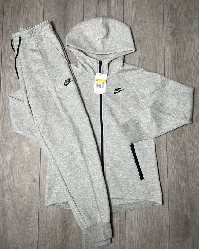 Nike Tech Fleece Tracksuit (women’s)