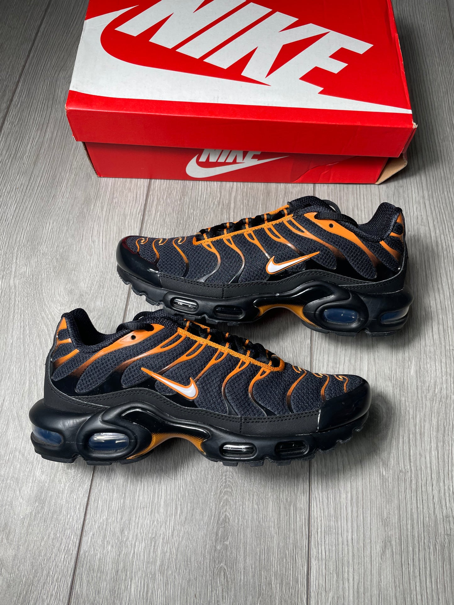 Nike TN MidNight Orange