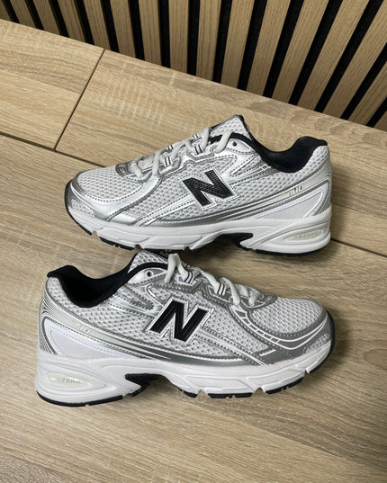 New Balance 740