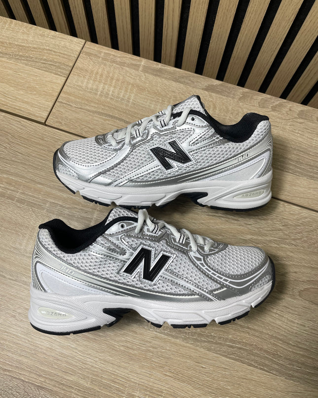 New Balance 740