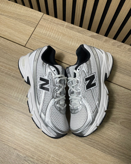 New Balance 740