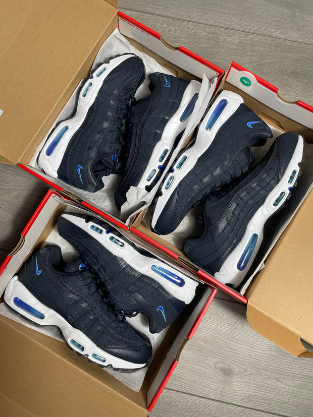 <h4>AM 95 Obsidian Blue 2023</h4>