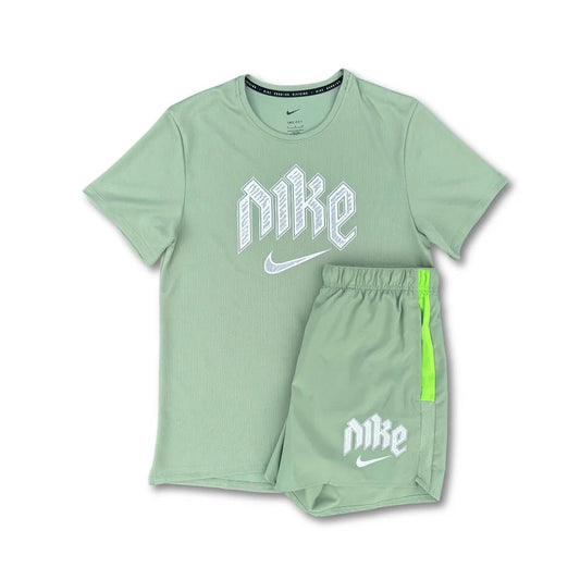 Nike Running Division Set