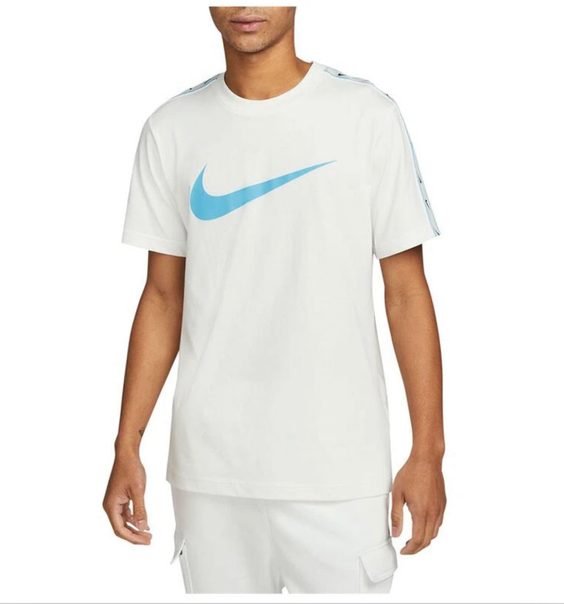 Nike Repeat Swoosh T-Shirt