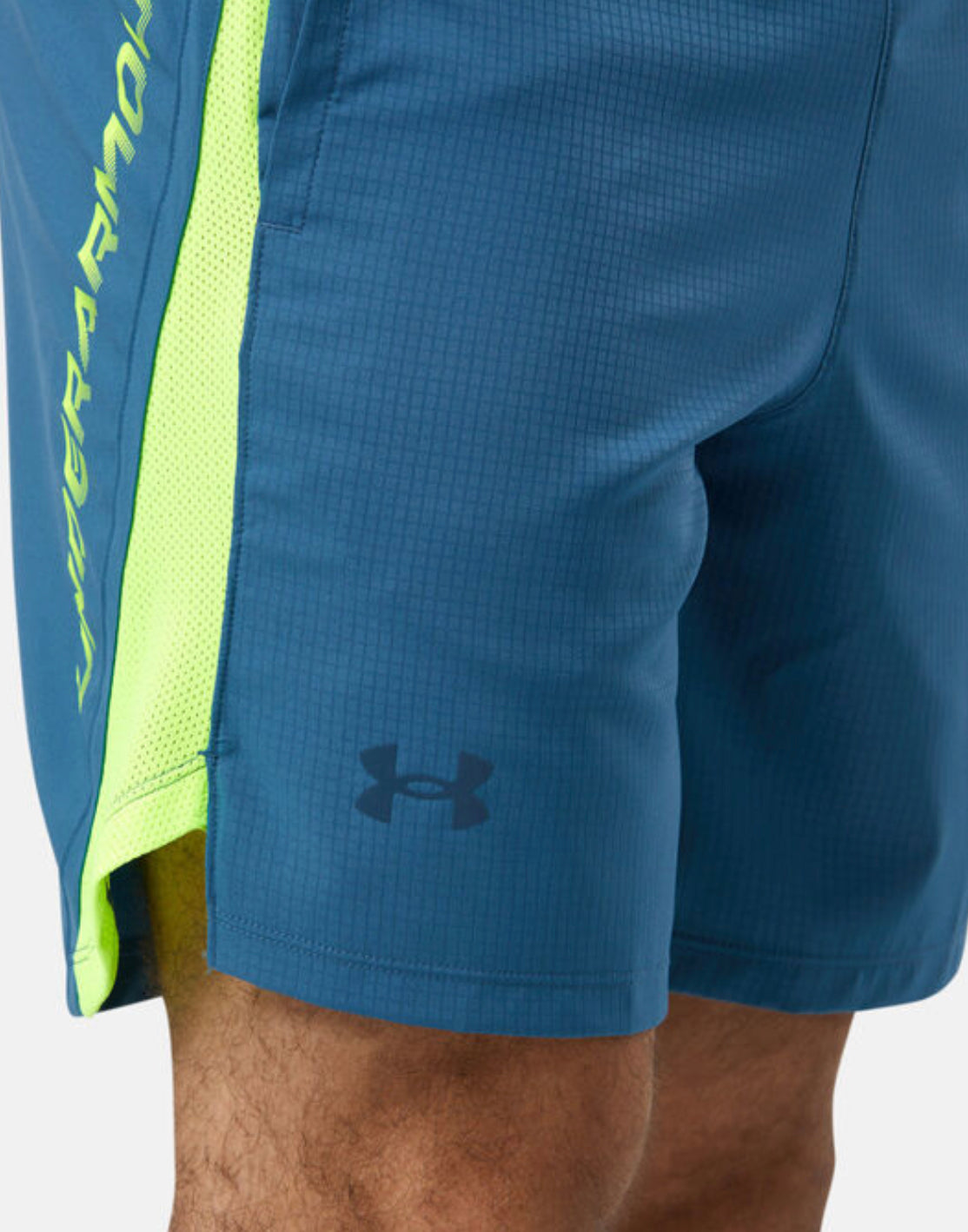 UNDER ARMOUR MENS LAUNCH 7 INCH GRAPHIC SHORTS